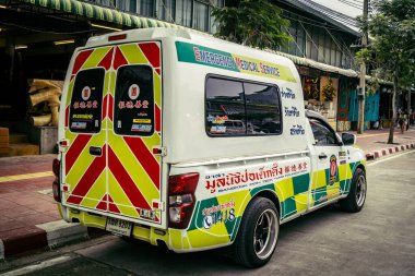 Bangkok, Tayland, 31 Mart 2025 'te Bangkok' ta meydana gelen depremden sonra yıkılan bir binanın şantiyesine sevk edildi. Birçok kurban hala enkaz altında..