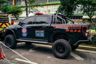 Bangkok, Tayland, 31 Mart 2025 'te Bangkok' ta meydana gelen depremden sonra yıkılan bir binanın şantiyesine sevk edildi. Birçok kurban hala enkaz altında..