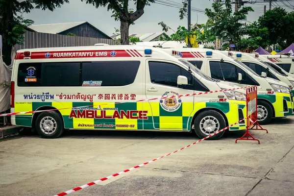 Bangkok, Tayland, 31 Mart 2025 'te Bangkok' ta meydana gelen depremden sonra yıkılan bir binanın inşaatı devam ediyor. Birçok kurban hala enkaz altında..