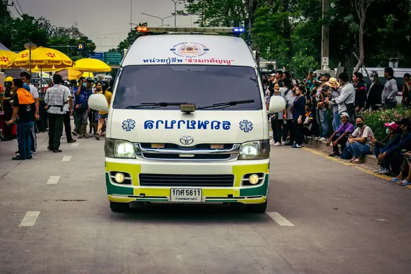 Bangkok, Tayland, 31 Mart 2025 'te Bangkok' ta meydana gelen depremden sonra yıkılan bir binanın inşaatı devam ediyor. Birçok kurban hala enkaz altında..
