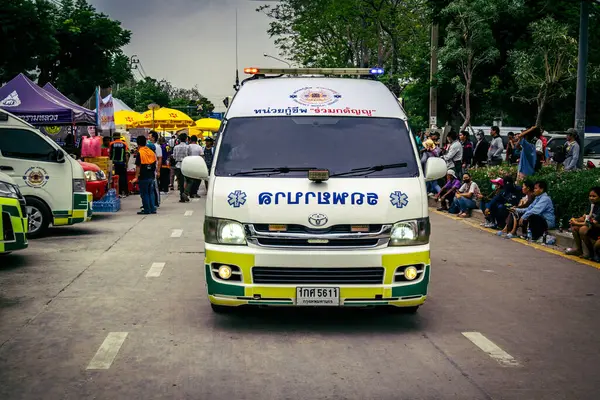 Bangkok, Tayland, 31 Mart 2025 'te Bangkok' ta meydana gelen depremden sonra yıkılan bir binanın inşaatı devam ediyor. Birçok kurban hala enkaz altında..