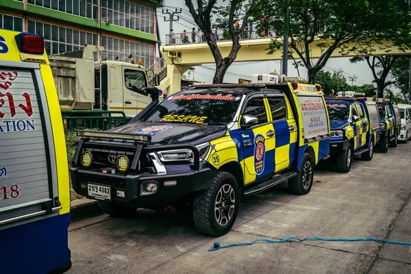 Bangkok, Tayland, 31 Mart 2025 'te Bangkok' ta meydana gelen depremden sonra yıkılan bir binanın şantiyesine sevk edildi. Birçok kurban hala enkaz altında..