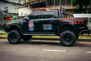 Bangkok, Tayland, 31 Mart 2025 'te Bangkok' ta meydana gelen depremden sonra yıkılan bir binanın şantiyesine sevk edildi. Birçok kurban hala enkaz altında..