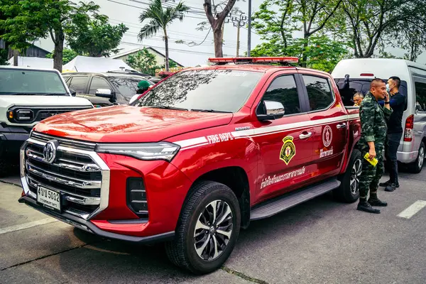 Bangkok, Tayland, 31 Mart 2025 'te Bangkok' ta meydana gelen depremden sonra yıkılan bir binanın şantiyesine sevk edildi. Birçok kurban hala enkaz altında..