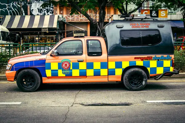 Bangkok, Tayland, 31 Mart 2025 'te Bangkok' ta meydana gelen depremden sonra yıkılan bir binanın şantiyesine sevk edildi. Birçok kurban hala enkaz altında..