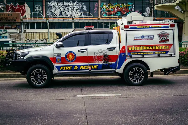 Bangkok, Tayland, 31 Mart 2025 'te Bangkok' ta meydana gelen depremden sonra yıkılan bir binanın şantiyesine sevk edildi. Birçok kurban hala enkaz altında..