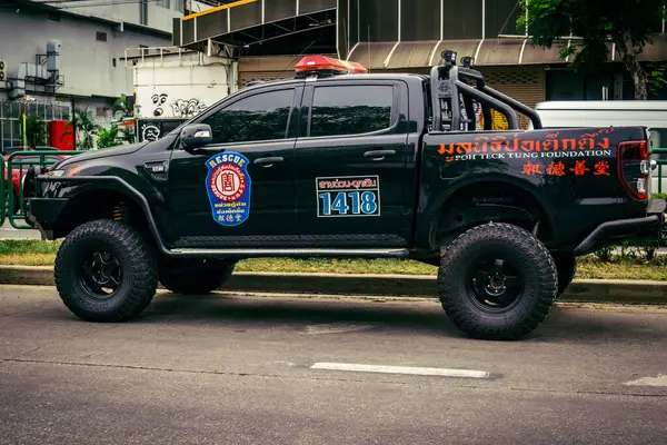 Bangkok, Tayland, 31 Mart 2025 'te Bangkok' ta meydana gelen depremden sonra yıkılan bir binanın şantiyesine sevk edildi. Birçok kurban hala enkaz altında..