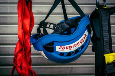 Bangkok, Tayland, 2 Nisan 2025. Bangkok depremi sonrası yıkılan yüksek binaların inşaatında kurtarma ekipleri çalışıyor. Birçok kurban hala enkaz altında..