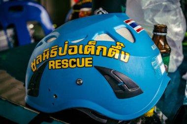 Bangkok, Tayland, 2 Nisan 2025. Bangkok depremi sonrası yıkılan yüksek binaların inşaatında kurtarma ekipleri çalışıyor. Birçok kurban hala enkaz altında..