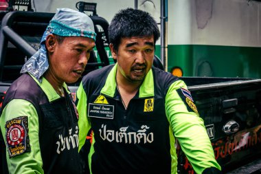 Bangkok, Tayland, 2 Nisan 2025. Bangkok depremi sonrası yıkılan yüksek binaların inşaatında kurtarma ekipleri çalışıyor. Birçok kurban hala enkaz altında..