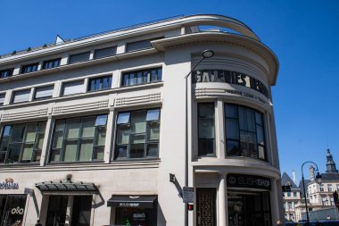 Reims, Fransa - 4 Nisan 2025. Reims şehri, Fransa 'nın Şampanya Bölgesi' nin ikonik şehri ve başkenti. Yeniden yapılanmasından bir yüzyıl sonra, Şampanya şehri Art Deco tarzıyla övünüyor..