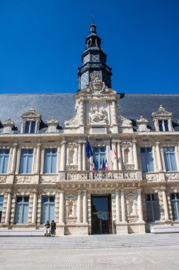 Reims, Fransa - 4 Nisan 2025. Reims şehri, Fransa 'nın Şampanya Bölgesi' nin ikonik şehri ve başkenti. Yeniden yapılanmasından bir yüzyıl sonra, Şampanya şehri Art Deco tarzıyla övünüyor..