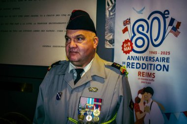 Reims, Fransa, 7 Mayıs 2025 Alman silahlı kuvvetlerinin 80. kuruluş yıldönümü ve 2. Dünya Savaşı 'nın bitişi 7 Mayıs 1945' te Reims Roosevelt Lisesi 'nde imzalandı..