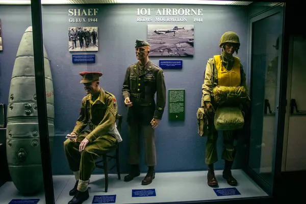 Reims, Fransa, 7 Mayıs 2025 Alman silahlı kuvvetlerinin 80. kuruluş yıldönümü ve 2. Dünya Savaşı 'nın bitişi 7 Mayıs 1945' te Reims Roosevelt Lisesi 'nde imzalandı..