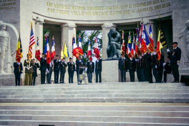 Reims, Fransa, 7 Mayıs 2025 Alman silahlı kuvvetlerinin 80. kuruluş yıldönümü ve 2. Dünya Savaşı 'nın bitişi 7 Mayıs 1945' te Reims Roosevelt Lisesi 'nde imzalandı..