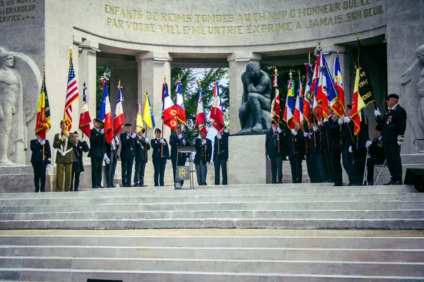 Reims, Fransa, 7 Mayıs 2025 Alman silahlı kuvvetlerinin 80. kuruluş yıldönümü ve 2. Dünya Savaşı 'nın bitişi 7 Mayıs 1945' te Reims Roosevelt Lisesi 'nde imzalandı..