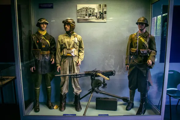 Reims, Fransa, 7 Mayıs 2025 Alman silahlı kuvvetlerinin 80. kuruluş yıldönümü ve 2. Dünya Savaşı 'nın bitişi 7 Mayıs 1945' te Reims Roosevelt Lisesi 'nde imzalandı..