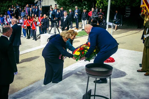 Reims, Fransa, 7 Mayıs 2025 Savaş Anıtı 'nda Özgürlük' ün 80. yıldönümü, Alman silahlı kuvvetlerinin teslim olması ve İkinci Dünya Savaşı 'nın sona ermesi anısına düzenlenen törenler..