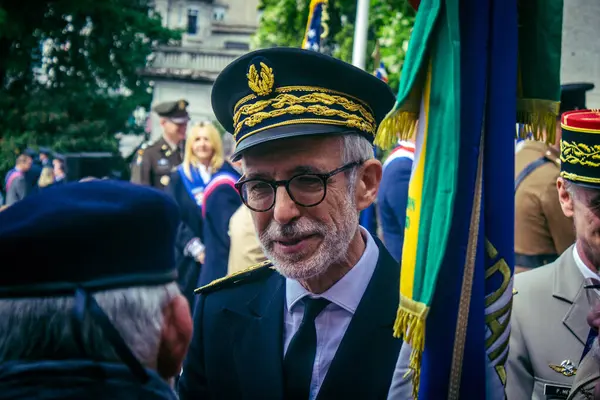 Reims, Fransa, 7 Mayıs 2025 Marne Valisi Henri Prevost, Reims şehir merkezindeki savaş anıtının 80. yıldönümü kutlamalarına katıldı..