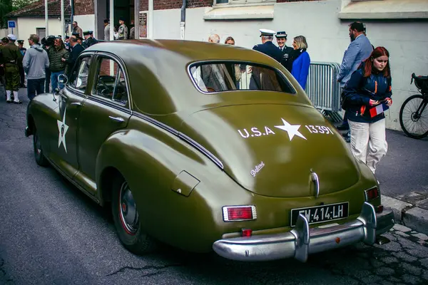 Reims, Fransa, 7 Mayıs 2025 Eski Askeri Araçlar Geçidi Reims caddelerinde gerçekleşir. Reims 'deki Özgürlük' ün 80. yıldönümüne katılıyorlar..