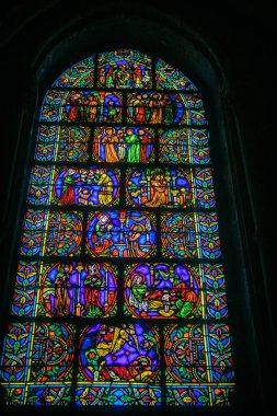 Reims, Fransa, 15 Mayıs 2025 Saint-Remi Bazilikası, Reims 'de bir ortaçağ manastırı kilisesidir. 11. yüzyılda kurulmuş ve Kuzey Fransa 'nın en büyük Romanesk kilisesidir..