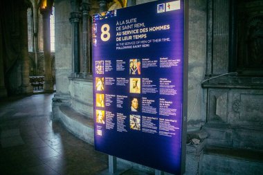 Reims, Fransa, 15 Mayıs 2025 Saint-Remi Bazilikası, Reims 'de bir ortaçağ manastırı kilisesidir. 11. yüzyılda kurulmuş ve Kuzey Fransa 'nın en büyük Romanesk kilisesidir..