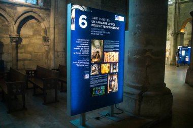 Reims, Fransa, 15 Mayıs 2025 Saint-Remi Bazilikası, Reims 'de bir ortaçağ manastırı kilisesidir. 11. yüzyılda kurulmuş ve Kuzey Fransa 'nın en büyük Romanesk kilisesidir..