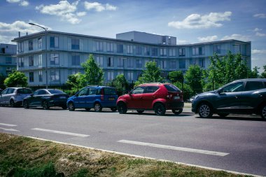 Reims, Fransa, 22 Mayıs 2025 Reims-Bezannes PolyClinical, Fransa 'nın en iyi kliniklerinden biri olarak kabul edilir. Kamu sağlığı misyonu, asistanları eşliğinde bir grup doktor tarafından yürütülür..