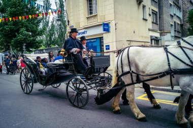 Reims, Fransa, 31 Mayıs 2025 Eğlence, Jean d 'Arc önderliğindeki Charles VII' nin taç giyme töreninde 17 Temmuz 1429 'da Reims' de gerçekleşti..