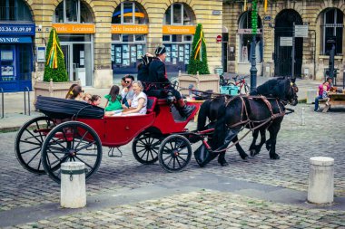 Reims, Fransa, 31 Mayıs 2025 Eğlence, Jean d 'Arc önderliğindeki Charles VII' nin taç giyme töreninde 17 Temmuz 1429 'da Reims' de gerçekleşti..