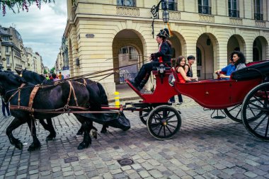 Reims, Fransa, 31 Mayıs 2025 Eğlence, Jean d 'Arc önderliğindeki Charles VII' nin taç giyme töreninde 17 Temmuz 1429 'da Reims' de gerçekleşti..