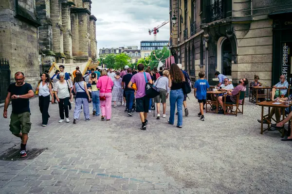Reims, Fransa, 31 Mayıs 2025 Eğlence, Jean d 'Arc önderliğindeki Charles VII' nin taç giyme töreninde 17 Temmuz 1429 'da Reims' de gerçekleşti..