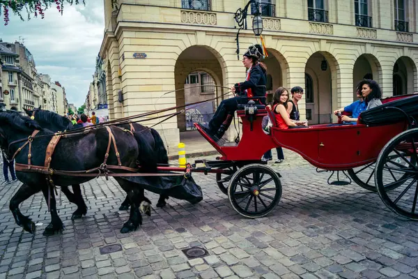 Reims, Fransa, 31 Mayıs 2025 Eğlence, Jean d 'Arc önderliğindeki Charles VII' nin taç giyme töreninde 17 Temmuz 1429 'da Reims' de gerçekleşti..