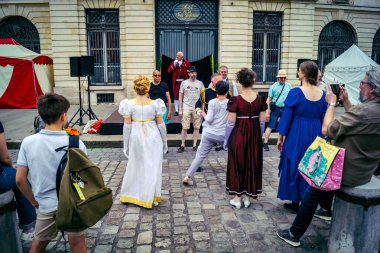 Reims, Fransa, 31 Mayıs 2025 Eğlence, Jean d 'Arc önderliğindeki Charles VII' nin taç giyme töreninde 17 Temmuz 1429 'da Reims' de gerçekleşti..