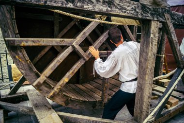 Reims, Fransa, 31 Mayıs 2025 Eğlence, Jean d 'Arc önderliğindeki Charles VII' nin taç giyme töreninde 17 Temmuz 1429 'da Reims' de gerçekleşti..