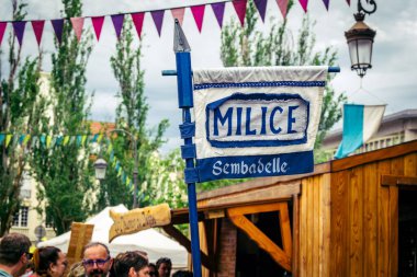 Reims, Fransa, 31 Mayıs 2025 Eğlence, Jean d 'Arc önderliğindeki Charles VII' nin taç giyme töreninde 17 Temmuz 1429 'da Reims' de gerçekleşti..