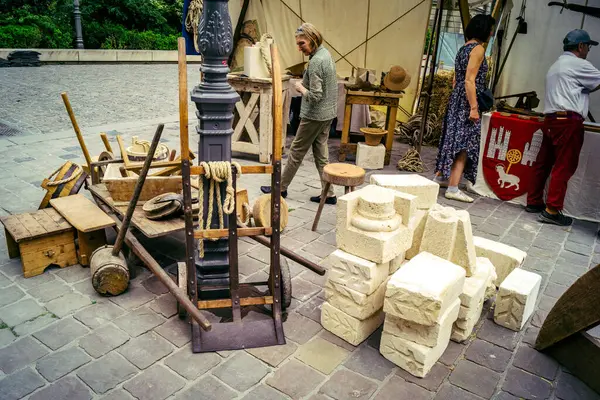 Reims, Fransa, 31 Mayıs 2025 Eğlence, Jean d 'Arc önderliğindeki Charles VII' nin taç giyme töreninde 17 Temmuz 1429 'da Reims' de gerçekleşti..