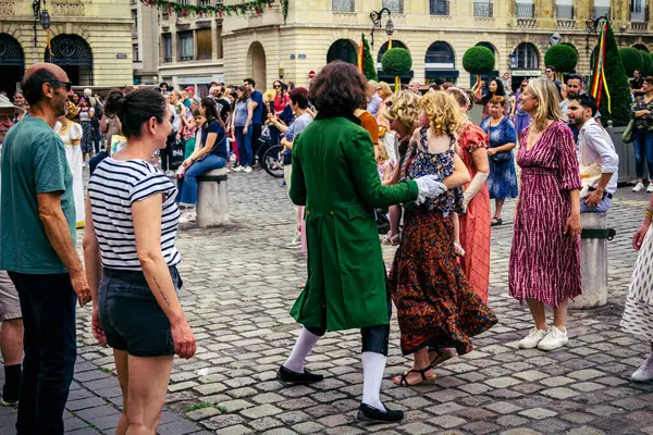 Reims, Fransa, 31 Mayıs 2025 Eğlence, Jean d 'Arc önderliğindeki Charles VII' nin taç giyme töreninde 17 Temmuz 1429 'da Reims' de gerçekleşti..