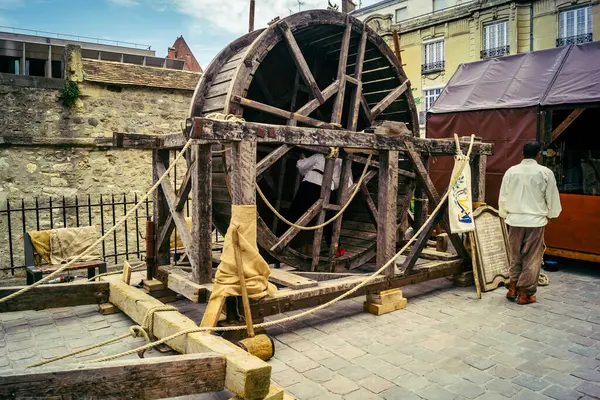 Reims, Fransa, 31 Mayıs 2025 Eğlence, Jean d 'Arc önderliğindeki Charles VII' nin taç giyme töreninde 17 Temmuz 1429 'da Reims' de gerçekleşti..