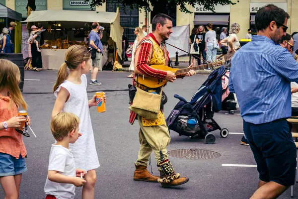 Reims, Fransa, 31 Mayıs 2025 Eğlence, Jean d 'Arc önderliğindeki Charles VII' nin taç giyme töreninde 17 Temmuz 1429 'da Reims' de gerçekleşti..