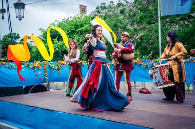 Reims, Fransa, 31 Mayıs 2025 Eğlence, Jean d 'Arc önderliğindeki Charles VII' nin taç giyme töreninde 17 Temmuz 1429 'da Reims' de gerçekleşti..