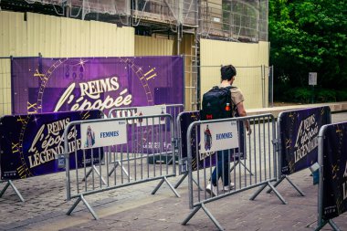 Reims, Fransa, 31 Mayıs 2025 Eğlence, Jean d 'Arc önderliğindeki Charles VII' nin taç giyme töreninde 17 Temmuz 1429 'da Reims' de gerçekleşti..