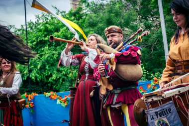 Reims, Fransa, 31 Mayıs 2025 Eğlence, Jean d 'Arc önderliğindeki Charles VII' nin taç giyme töreninde 17 Temmuz 1429 'da Reims' de gerçekleşti..