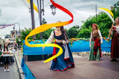 Reims, Fransa, 31 Mayıs 2025 Eğlence, Jean d 'Arc önderliğindeki Charles VII' nin taç giyme töreninde 17 Temmuz 1429 'da Reims' de gerçekleşti..