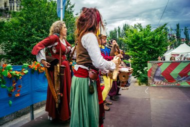 Reims, Fransa, 31 Mayıs 2025 Eğlence, Jean d 'Arc önderliğindeki Charles VII' nin taç giyme töreninde 17 Temmuz 1429 'da Reims' de gerçekleşti..