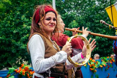 Reims, Fransa, 31 Mayıs 2025 Eğlence, Jean d 'Arc önderliğindeki Charles VII' nin taç giyme töreninde 17 Temmuz 1429 'da Reims' de gerçekleşti..