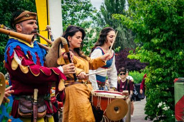 Reims, Fransa, 31 Mayıs 2025 Eğlence, Jean d 'Arc önderliğindeki Charles VII' nin taç giyme töreninde 17 Temmuz 1429 'da Reims' de gerçekleşti..