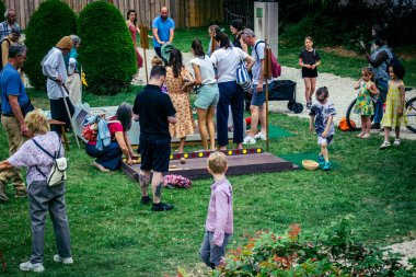 Reims, Fransa, 31 Mayıs 2025 Eğlence, Jean d 'Arc önderliğindeki Charles VII' nin taç giyme töreninde 17 Temmuz 1429 'da Reims' de gerçekleşti..