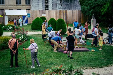 Reims, Fransa, 31 Mayıs 2025 Eğlence, Jean d 'Arc önderliğindeki Charles VII' nin taç giyme töreninde 17 Temmuz 1429 'da Reims' de gerçekleşti..