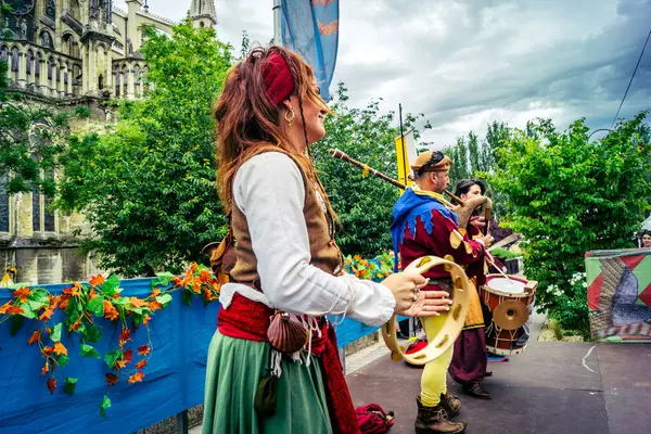 Reims, Fransa, 31 Mayıs 2025 Eğlence, Jean d 'Arc önderliğindeki Charles VII' nin taç giyme töreninde 17 Temmuz 1429 'da Reims' de gerçekleşti..